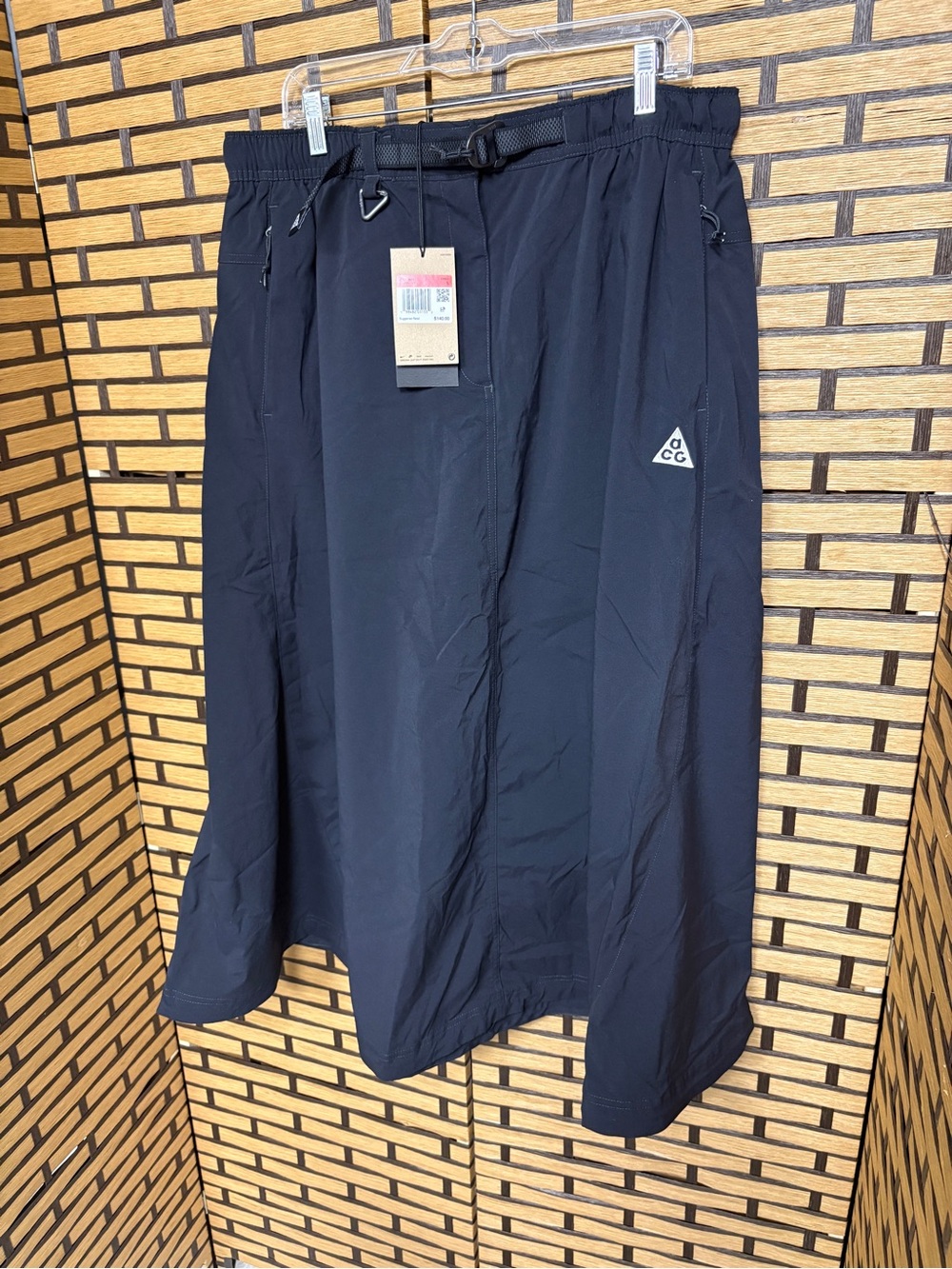 Nike black mid rise skirt size large